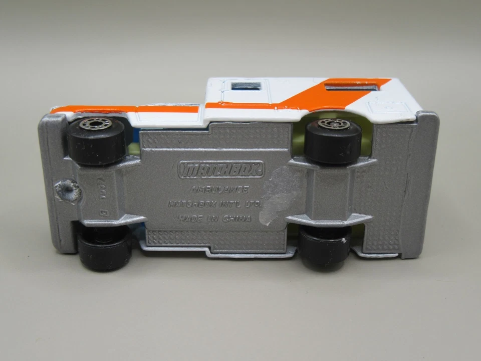 Matchbox Superfast No.25 Chevrolet Ambulance "Methodist LeBonHeur Healthcare" - Image 4 of 4