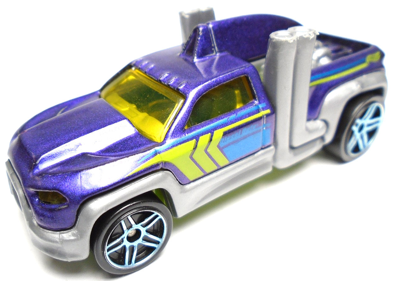 2015 HOT WHEELS DIESEL DUTY PURPLE 1:64 DIECAST 3" PICKUP TRUCK W/ GREEN & BLUE