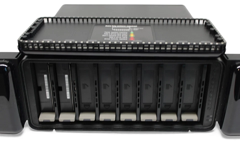 Data Robotics Drobo Elite DREL1-A 8-Bay iSCSI SAN Storage Array 2 x 1TB HDD - Image 4 of 4