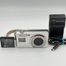 RICOH Caplio R7 8MP Digital Camera Silver Compact High Zoom Model
