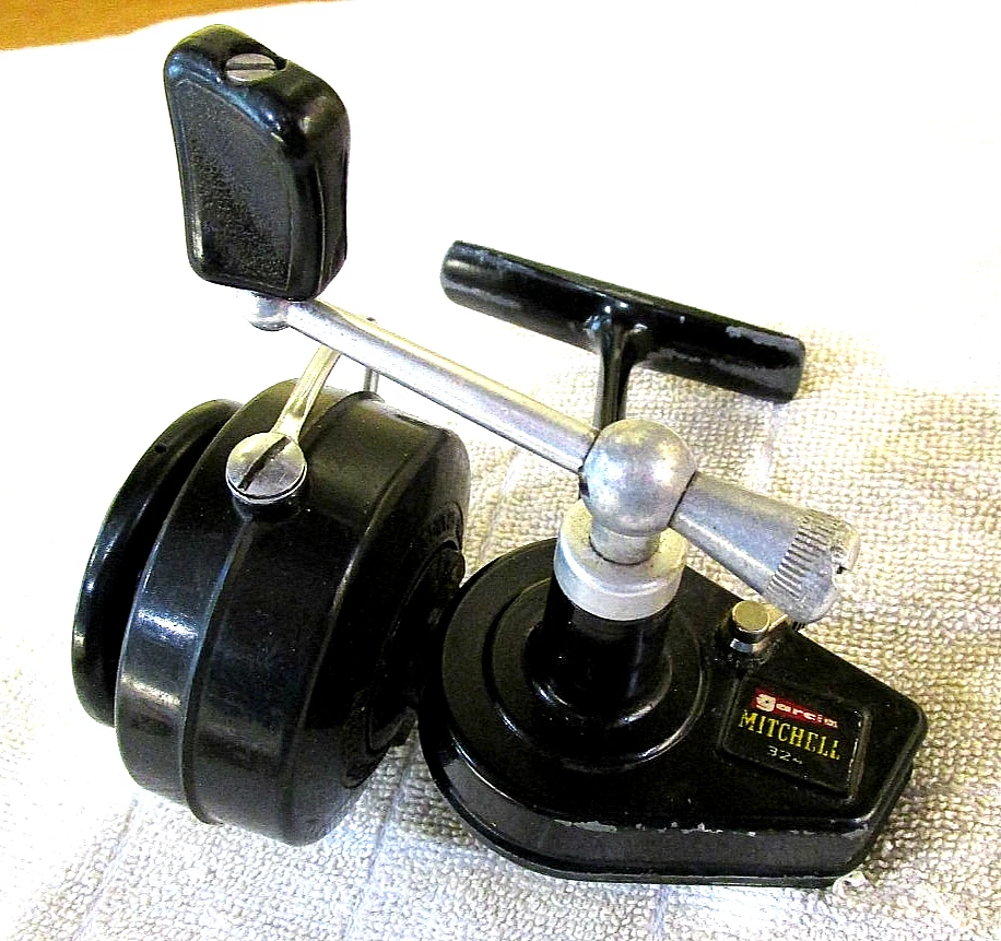 Moulinet Mitchell Garcia 320 – Made In France – Avec Bobine Supplémentaire – Vintage