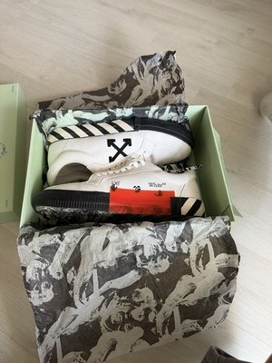 Off White Low Vulcanized Canvas White/Black 