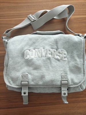 Converse Messenger Bag / Umhängetasche aus grauem Sweat-Stoff