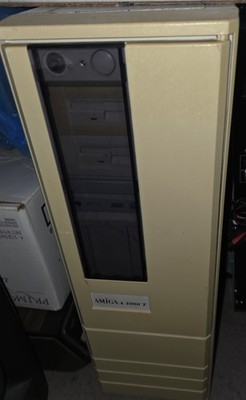 Rare Amiga 4000T Tower Computer Powers On With 3 Keyboards Read Desc A4000T 