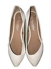 TWISTED Slip In And Step Out Women's Off White Pointy Toe Flats US Sz 7M