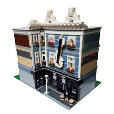 Compatible 10255 Alternate Model: Modular Music Club with Interior 3336