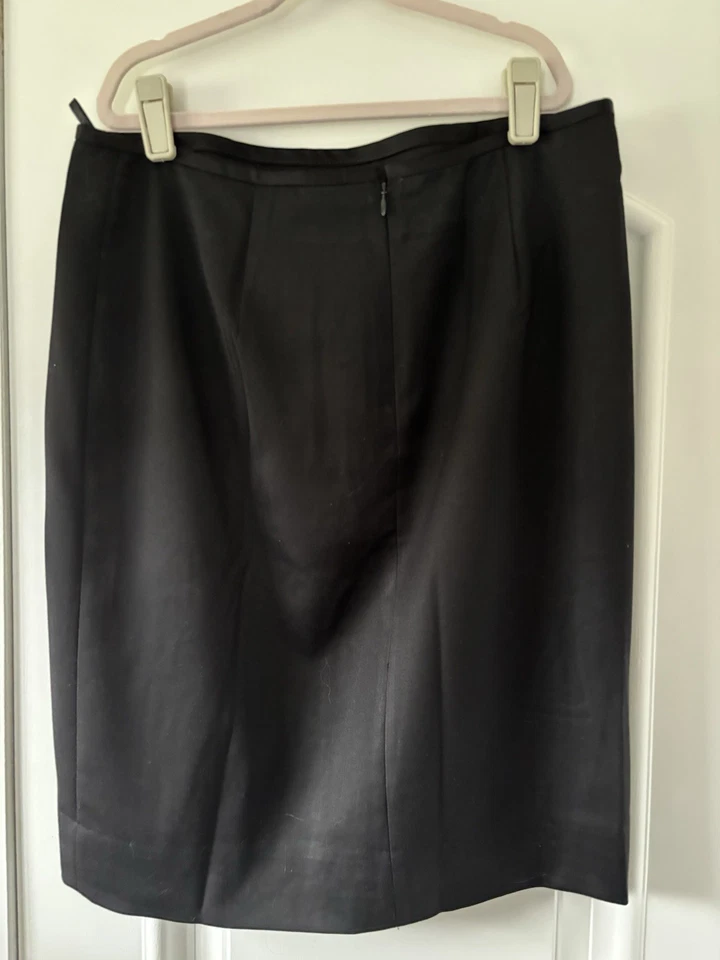 NWT HOLIDAY White House Black Market Front Slit, Bow Black Pencil Skirt Sz 8 $88 - Image 4 of 4