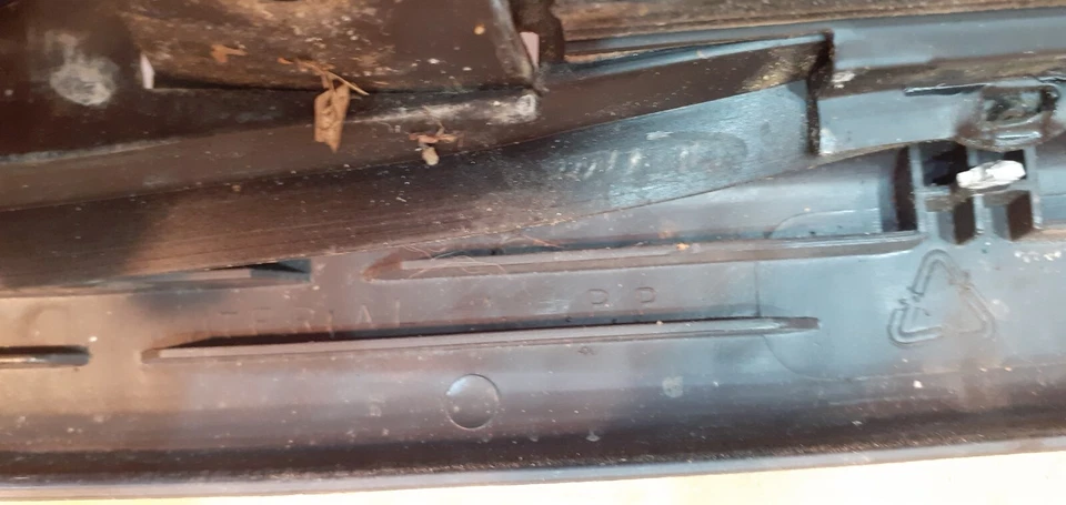 Jeep Cherokee  WG/WJ Leiste Laderaum Ladekante Kunststoffleiste 5FA92TRM 🚛😉 - Bild 3 von 4