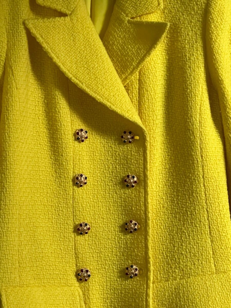 CHANEL BOUTIQUE ジャケット　　E CHANEL BOUTIQUE 96A NEW MUSEUM YELLOW TWEED JACKET GRIPOIX