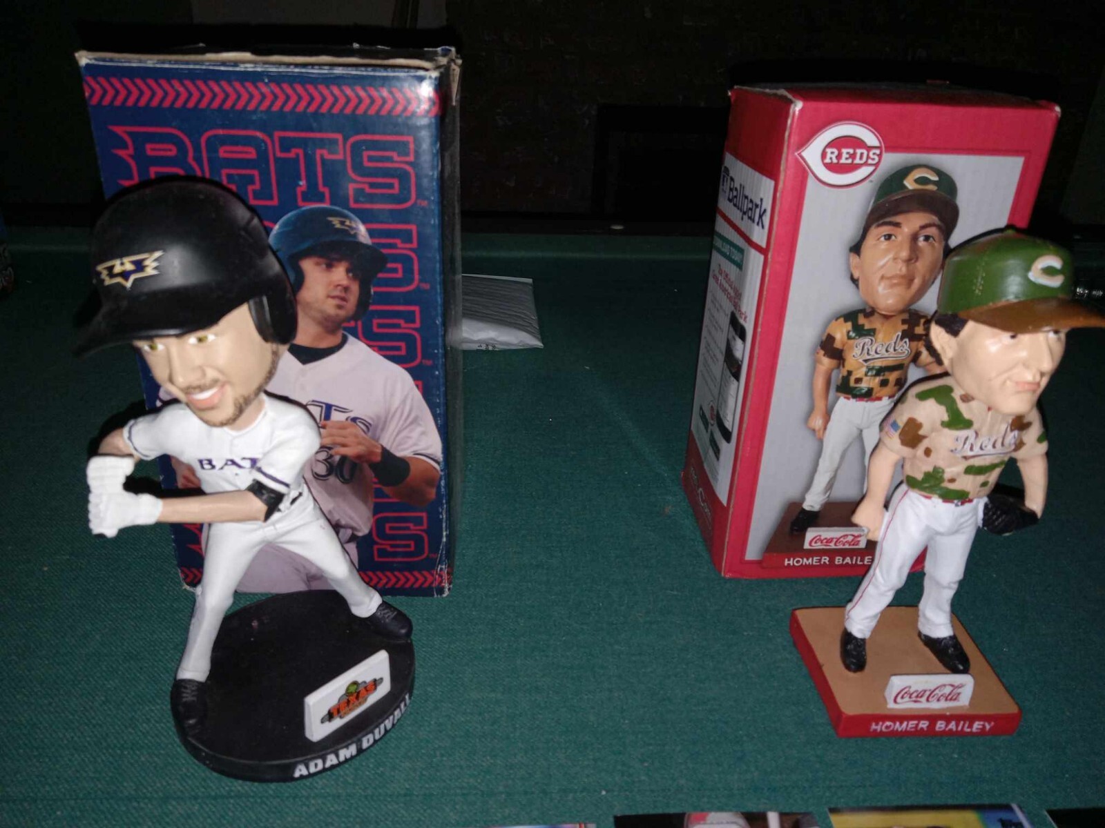 CINCINNATI REDS BOBBLEHEADS & BASEBALL CARD LOT Duvall, Bailey, Votto