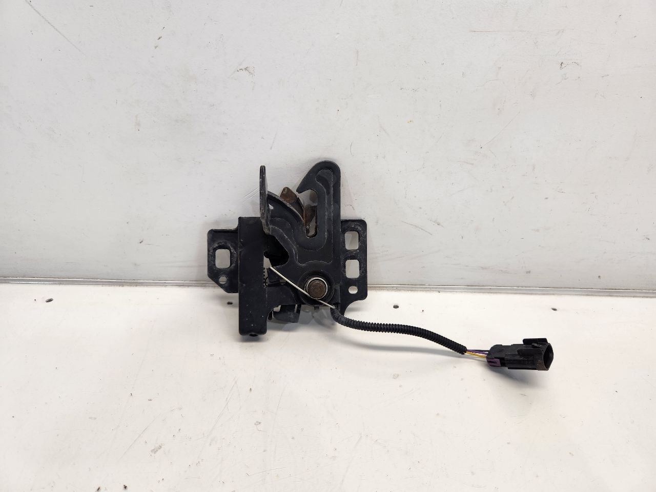 2013 Chevrolet Silverado 1500 Hood Latch