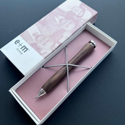 e m e plus m whale twist pencil black oak e #2ed639