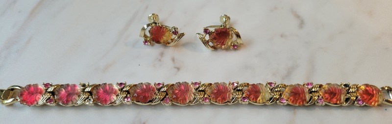 Rare Lisner Thermoset Autumn Pink Yellow Leaves Bracelet Earring Set Rhinestone
