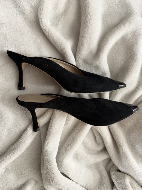 High fashion Designer black Suede Kitten Heels. European Size 36