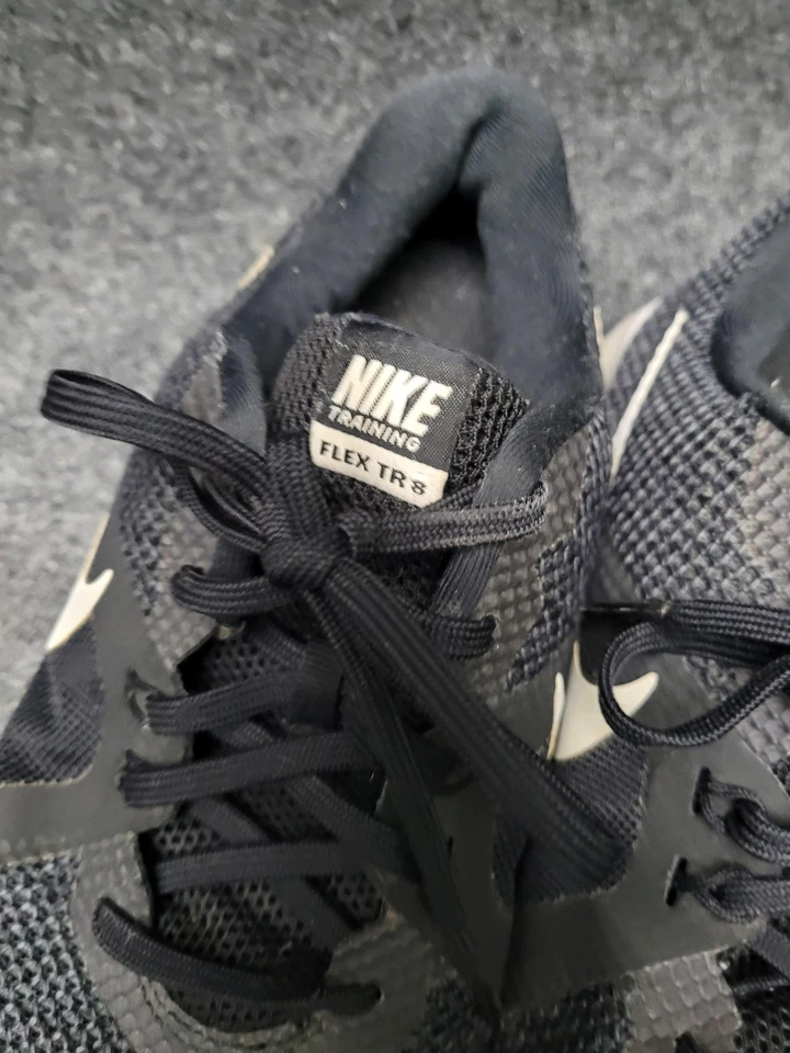 Nike Flex TR 8 Zapatos de Entrenamiento para Mujer Talla 9 Negro Blanco Tenis Atléticos Foto 4 de 4