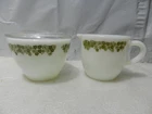 VTG 1970s PYREX Spring Blossom Green Daisies   Creamer Sugar & Lid Set  (D23JJ)