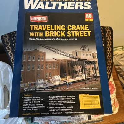 Walthers Cornerstone HO Scale Traveling Crane w/Brick Street Kit NIB   GD