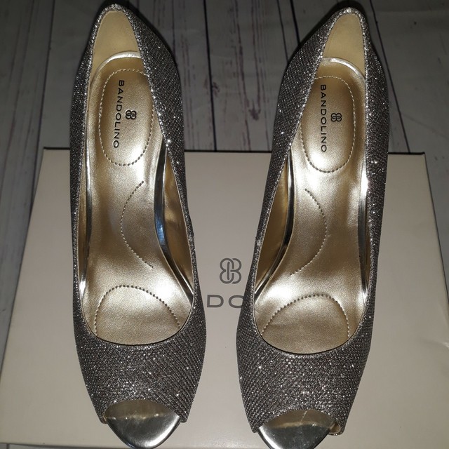 bandolino peep toe