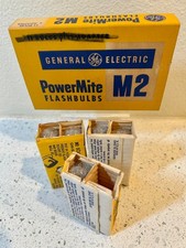 Vintage General Electric PowerMite Flashbulbs M2 - 9 Bulbs  Adapter