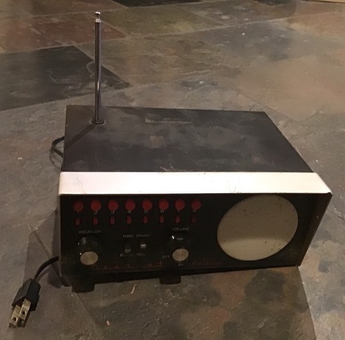 Vintage Electra Bearcat Receiver Scanner Model BC H-2 Powers On. Untested. - Zdjęcie 2 z 3