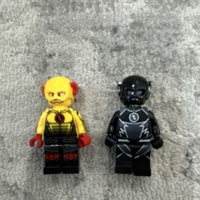 LEGO Reverse Flash and Zoom minifigures DC Super Heroes with plastic accessories