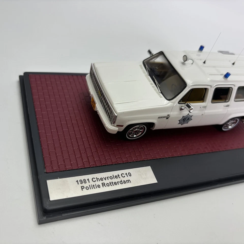 Matrix 1/43 1981 Chevrolet C10 Politie Rotterdam White Resin Car Model - Image 2 of 4