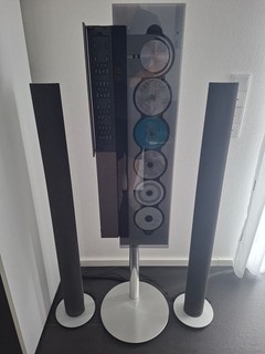 B & O BeoSound 9000 mit Fuß BeoLab 6000 Beo4 Fernbedienung bedingte Funktion