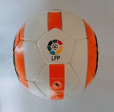 La Liga 2005/2006 LFP Nike Total 90 Aerow match ball size 5 orange