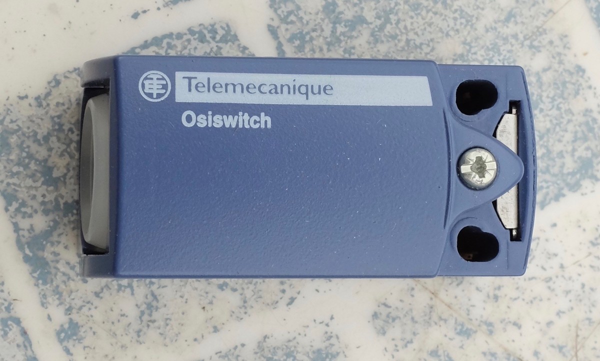 Interrupteur De Position Telemecanique ZCD21 - Référence 018530 - Osiswitch - Neuf