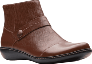 clarks ashland pine ankle bootie