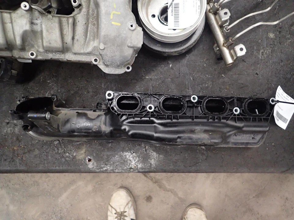 11 12 13 BMW X5: правый впускной коллектор 4,4 л (двойной турбонаддув) - Изображение 2 из 2