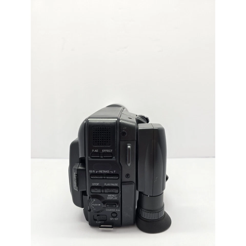 JVC GR-AXM225U Camcorder For Parts Untested Compact VHS - Image 2 of 4