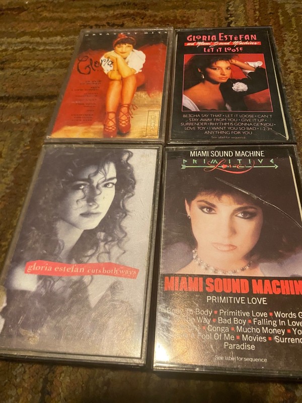 GLORIA ESTEFAN 4 CASSETTES USED/GOOD/GOOD SOUND QUALITY/ WORLD MUSIC/DANCE