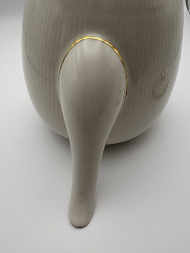 Vintage Schumann Bavaria Germany Ivory And Gold Gild Teapot. 6” Tall - Picture 18 of 18