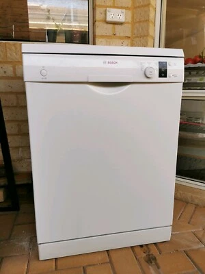 bosch white freestanding dishwasher sms50e32au