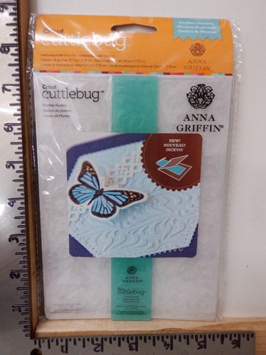 CUTTLEBUG ANNA GRIFFIN FEATHER ILLUSION 5X7 EMBOSSING FOLDER SET EUC A32343