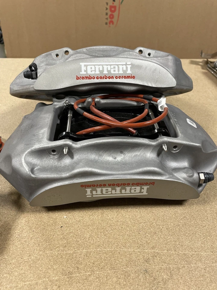 Original FERRARI 488 Challenge EVO Nuevo Kit de Pinzas de Rotura Traseras Sin Almohadilla Foto 2 de 3