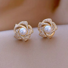Elegant Artificial Pearl Decorative Flower Stud Earrings Retro Zinc Alloy Gift f
