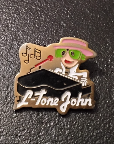 PIN'S MICHAEL JACKSON Musique Chanteur Légende Signé Sedicom Leave Me