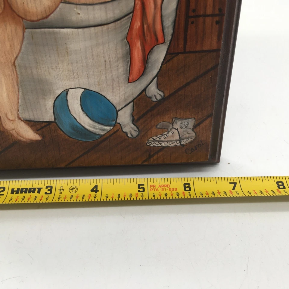 Arte colgante de pared vintage pintado a mano sobre madera de niño pequeño en bañera con rana Foto 3 de 4