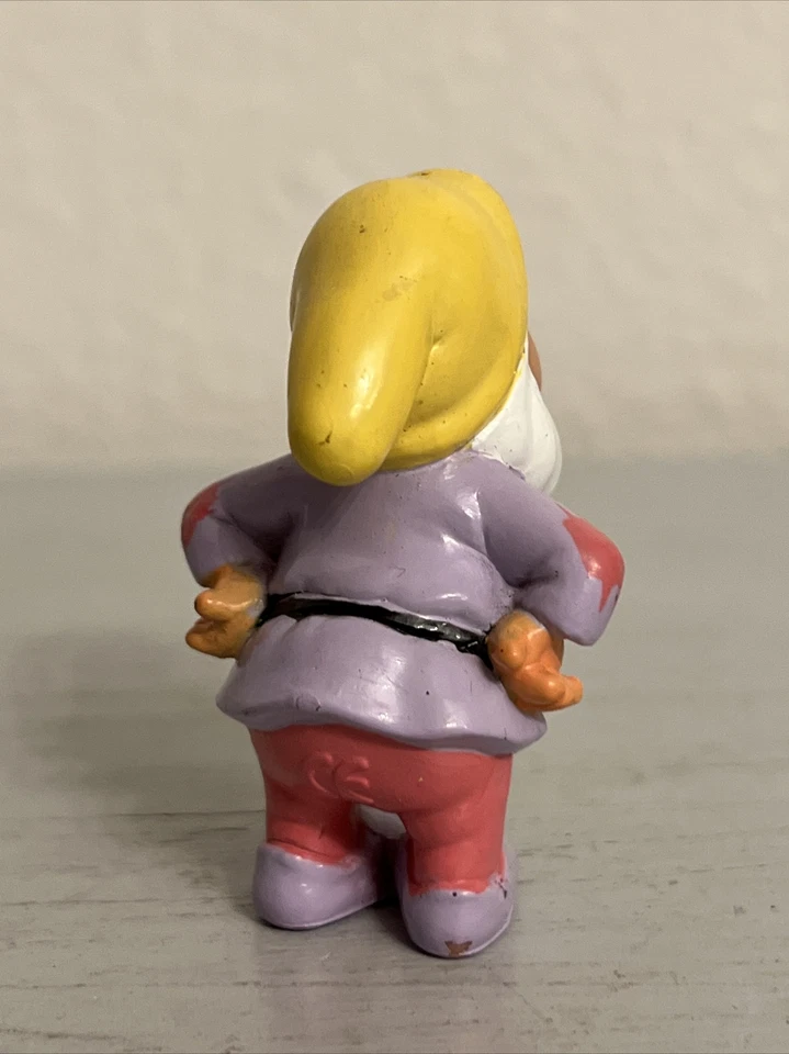 "Figura de acción de juguete de 2"" SNEEZY SEVEN DWARFS DISNEY DE COLECCIÓN (1993)" Foto 3 de 4