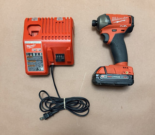 Milwaukee M18 FUEL SURGE 1/4” Hex Driver w/ CP2.0 Battery & Charger (2760 80)