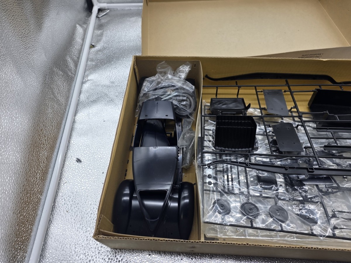 Vintage Entex 1933 Duesenberg Boattail SJ Car Kit 9135 1/16 Scale