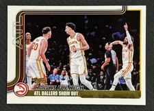 2025-26 Topps Basketball Atlanta Hawks Fly High Golden Mirror Variation SSP