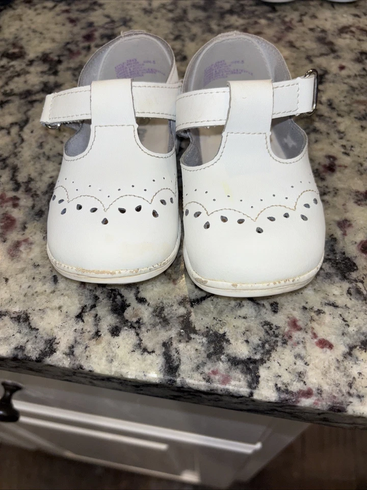 Angel by L’Amour White Mary Janes Shoes Baby Toddler 5 Girl’s - Image 3 of 3