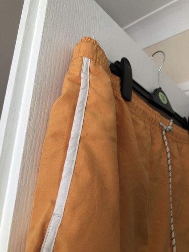 NEW LOOK MENS XL YELLOW SWIM SHORTS - Picture 2 of 4