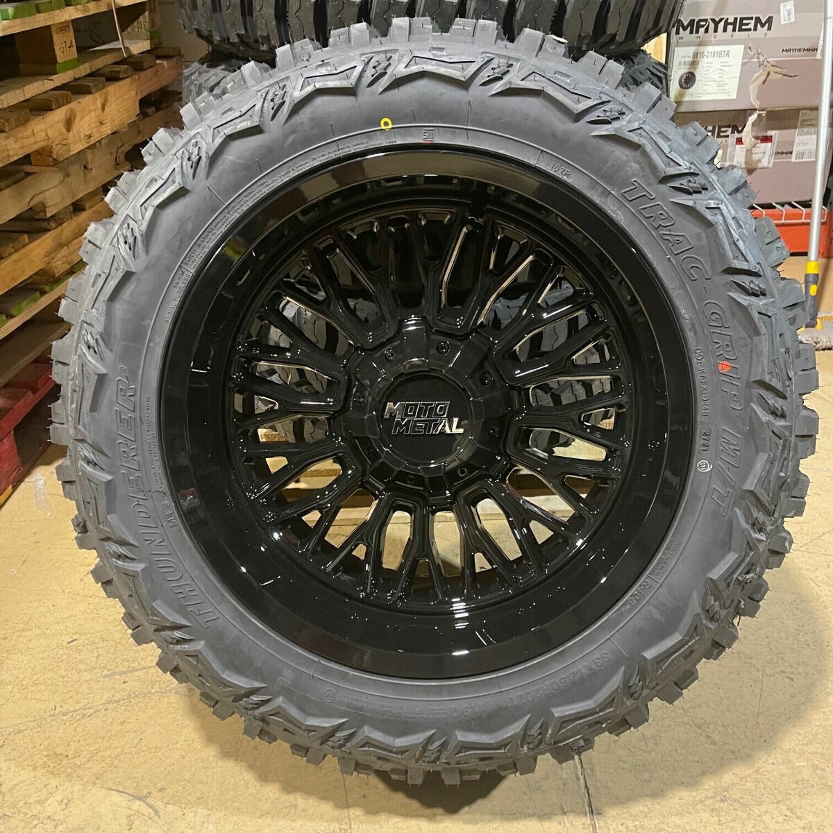 20x10 Moto Metal Stinger MO809 Black Wheels 33