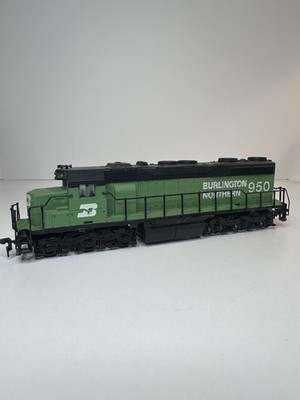 PEMCO HO Scale Burlington Northern 950 SD-35 Diesel Loco #3303