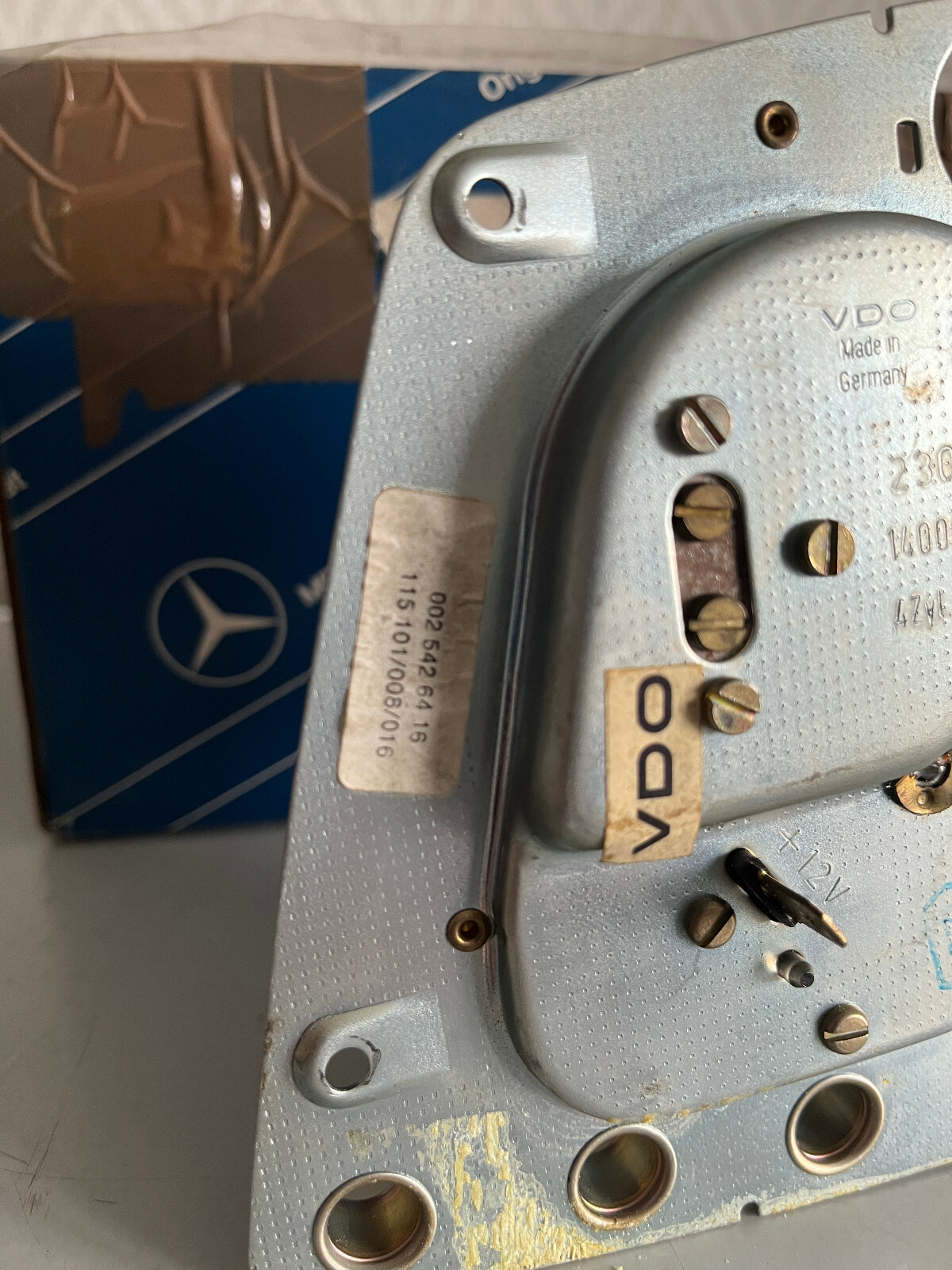 NEU NOS Mercedes W123 C123 S123 M102 VDO Drehzahlmesser DZM Uhr  