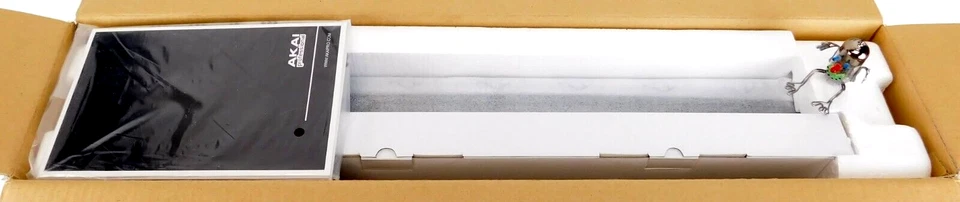 AKAI Miniak Synthesizer Keyboard +Wie Neu + OVP + 1.5Jahre Garantie - Bild 3 von 4